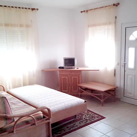 Апартаменти Charming In - 60 M² With Pool & View Албуфейра