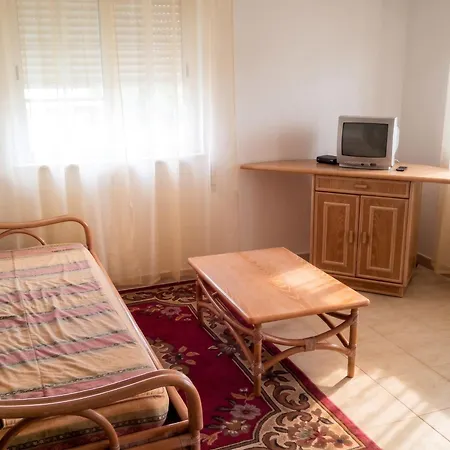Charming In - 60 M² With Pool & View דירה אלבופיירה